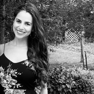 Meet your Posher, Juelia